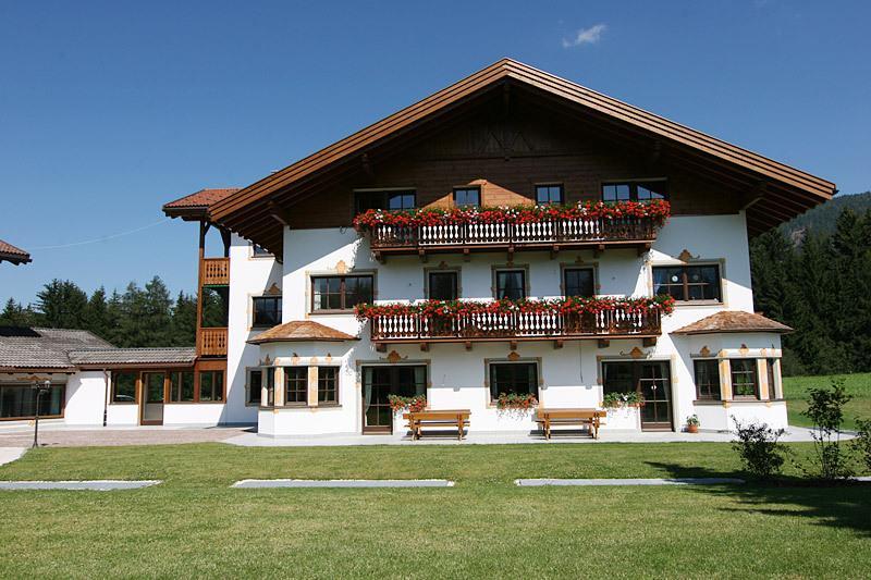 Apartments Hubertushof Toblach Buitenkant foto