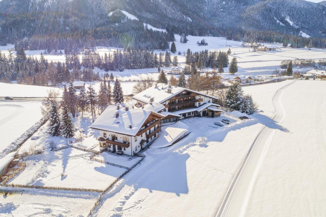 Apartments Hubertushof Toblach Buitenkant foto